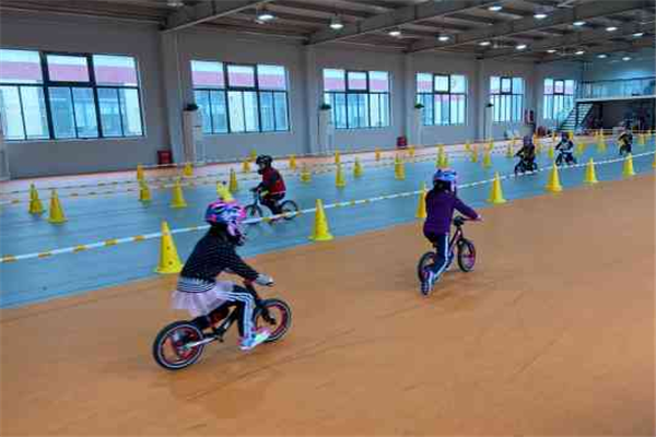 零贰壹儿童平衡车俱乐部加盟