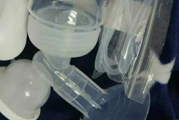 贝亲新睿双效电动吸奶器