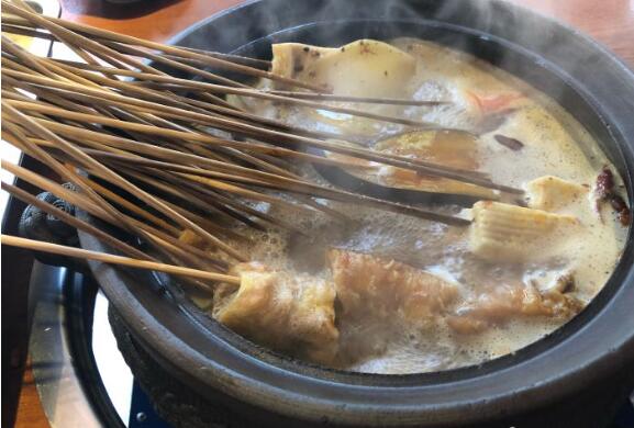 烫锅鲜砂锅串串