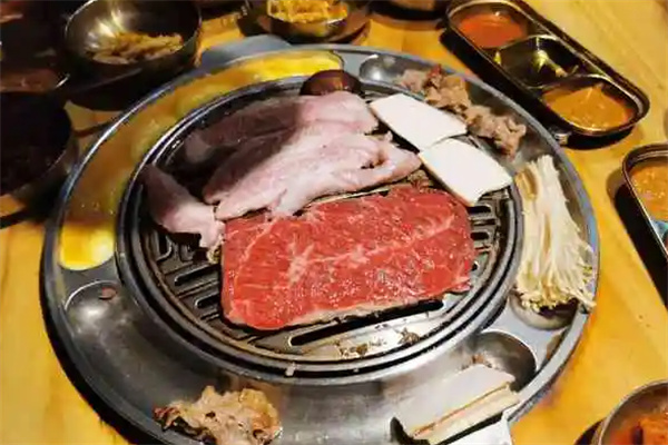 金顺碳烤肉加盟