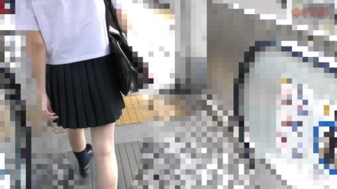 【衝撃】痴漢されたJKさん、まさかの中出しまでされた盗撮映像がコワイ。（動画）・9枚目