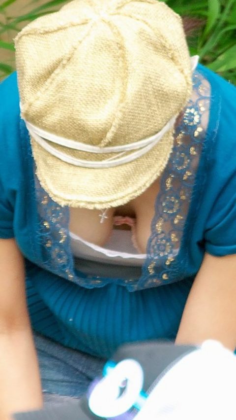 【おっぱい】街中で撮影された暴力的すぎる”神乳”これはガン見するｗｗｗｗｗ（24枚）・18枚目