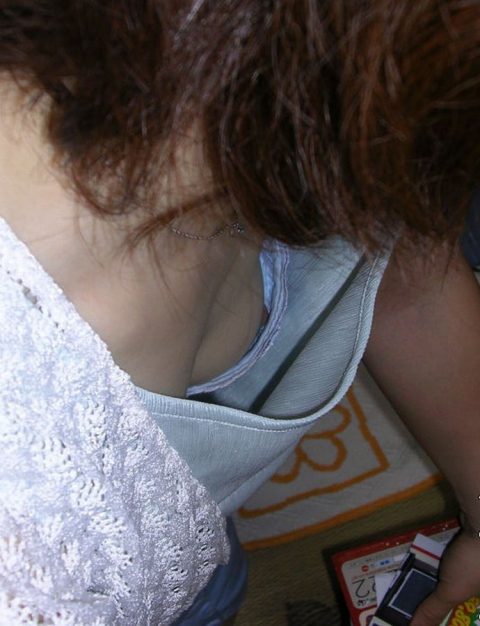 貧乳の乳首の感度が物凄いことがよく分かるGIF画像集・33枚目