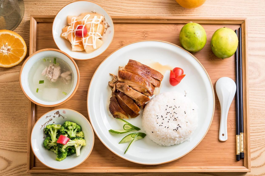 佰利美食广场鸭腿套餐