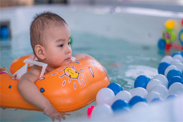 广州幼儿游泳馆游泳池