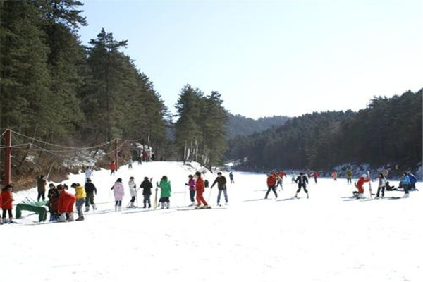 玉华宫滑雪场宣传