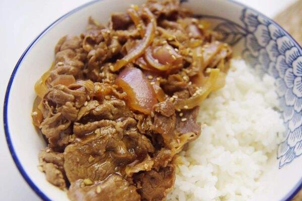 和多田牛丼日式牛肉饭加盟