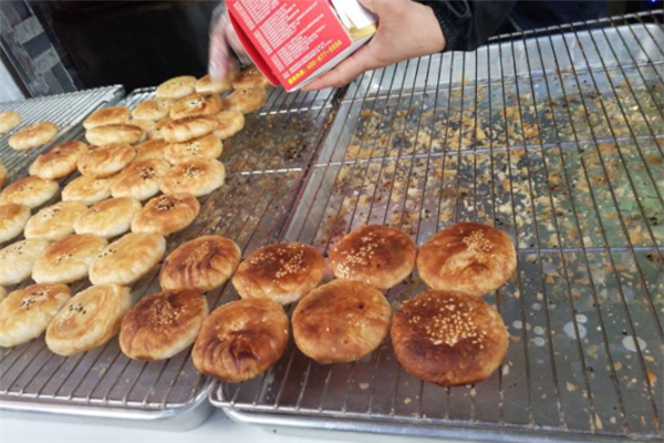 吴记香酥板栗饼特色