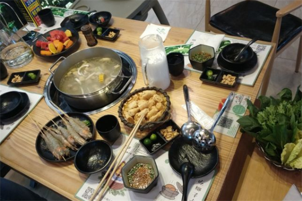 椰飨椰子鸡融合餐厅美味