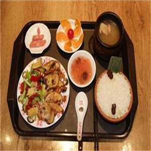 古色传香瓦缸营养美食