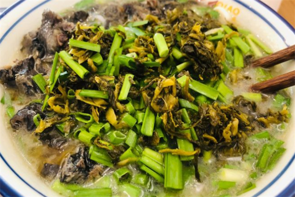 俏花旦乌骨土鸡米线馆乌鸡