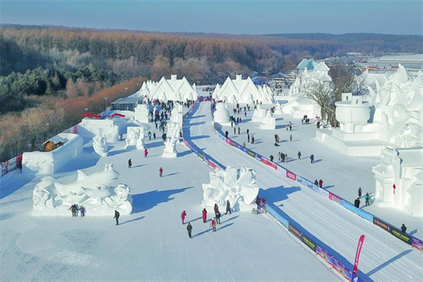 长白山天池雪滑雪场开心