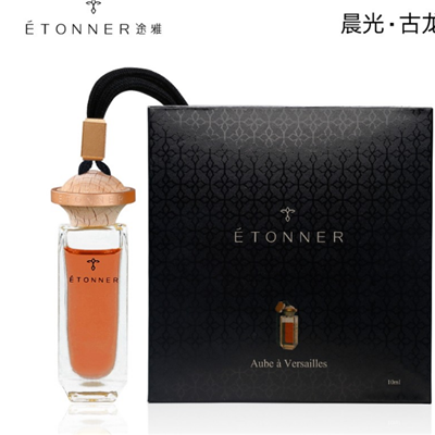 ETONNER香水展示