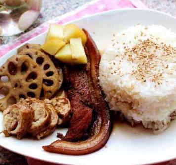 大米干饭把子肉盖饭