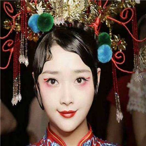 艾羽化妆美甲纹绣培训学校结婚