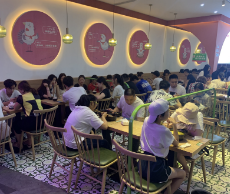 辣不哆鸡公煲门店1