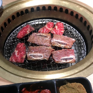 烧肉盛烤肉