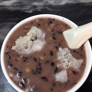 两行人糖水铺黑米味