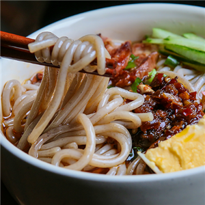 马山黑山羊羊肉粉美味