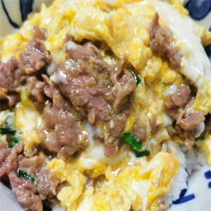 山田屋港式牛肉滑蛋饭干净