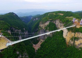 Glass-bottom Bridge 玻璃桥