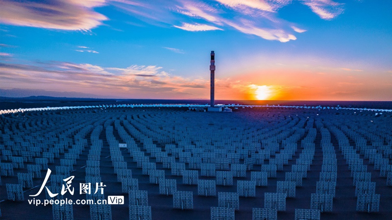 甘粛省敦煌市にある光電産業園（撮影・王斌銀/写真著作権は人民図片が所有のため転載禁止）。