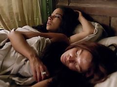 Jessica Parker Kennedy & Clara Paget - Black Sails S2E4-5