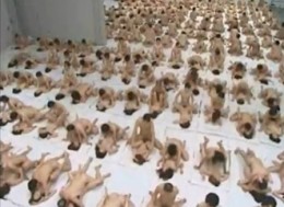 ギネス記録？男女1000人がやりまくり！最後はもちろん痙攣！01