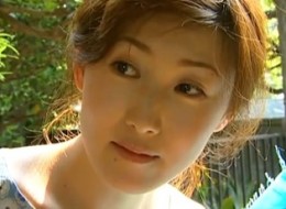 美人妻は旦那で満足できず浮気相手とトラックの中で腰砕けエッチ！02