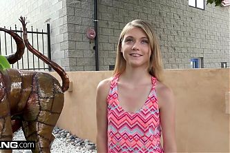 Petite teen Hannah Hays cheats on bf in public