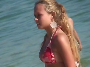 Attractive Bikini Topless Sizzling teens