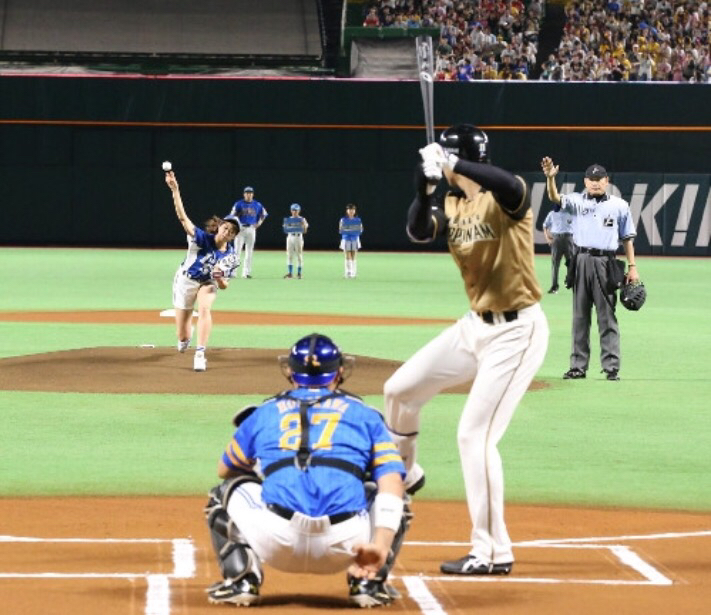 【画像】稲村亜美ちゃんが大谷翔平に投げた時の投球フォームｗｗｗｗｗｗ