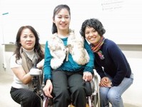 海外旅行の夢実現　脳性まひの比嘉さん、来月フィリピン訪問