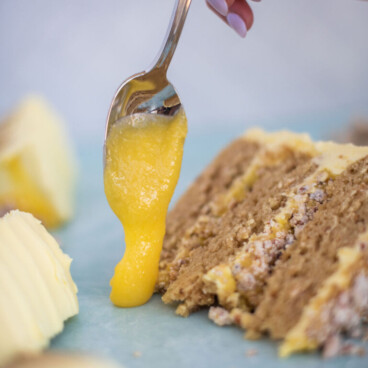 what's the difference between lemon curd and lemon custard. www.cakebycourtney.com