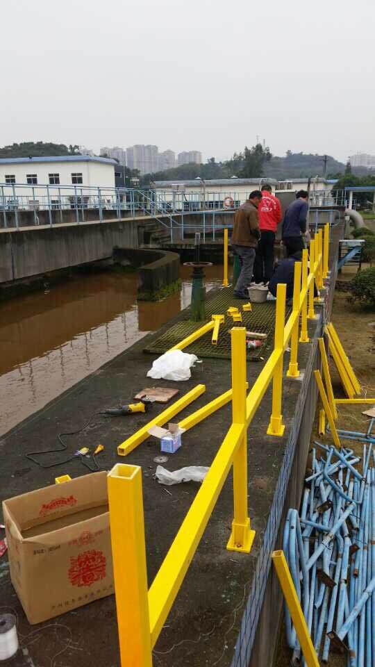 玻璃钢护栏施工现场