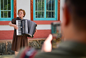 Шыңжаңдық әйел Зәйтүна ескі үйлер мен тағамдар арқылы татар мәдениетіне мұрагерлік етіп келеді