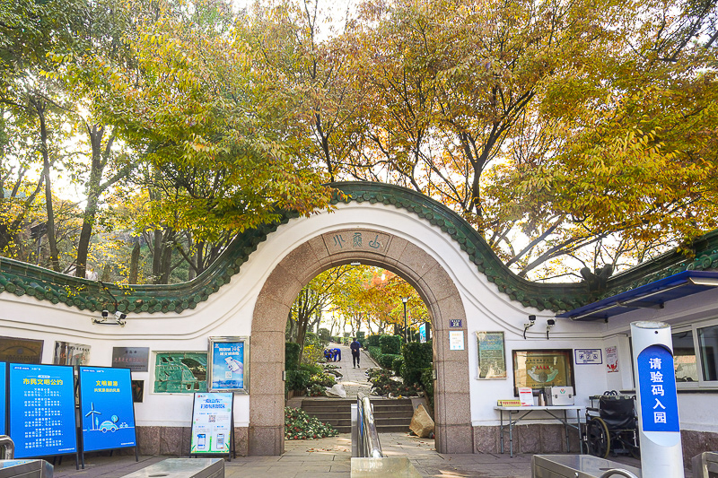 形容青岛旅游美食的诗句？形容青岛旅游美食的诗句唯美