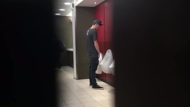 Young Guy Piss 1