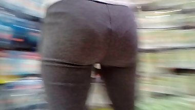 Candid hot latina employee with perfect big ass (no sound)