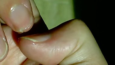 Compilation of nails biting fÃ©tichiste des ongles ronges ses ongles