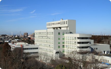 こども病院の外観（遠景）写真