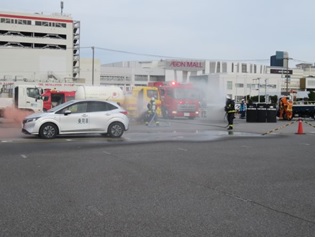 酸素・液化石油ガス輸送車防災訓練