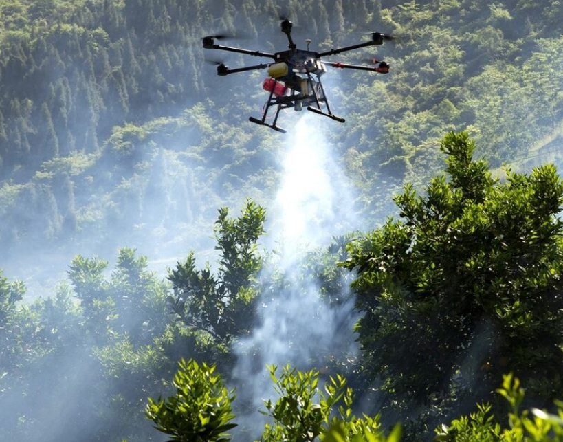 無人飛機在果園植保中的技術路線越來越成熟