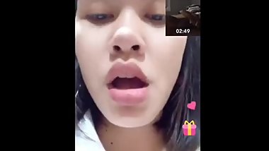 Thai Slut Going Wild On LiveU App When She See Dick