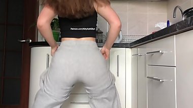 Kate Booty Twerk