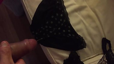 HIGH ON ECTASY PISSING ON STRANGER WORN DIRTY PANTIES HORNY COCK