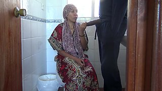 Kurdish Turkish Milf Sucks Her First Big Black Cock During Her Lunch Break