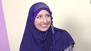 Sexy Muslim Teacher Gives Special Lesson