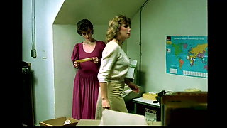 Inside Little Oral Annie (1984)