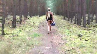 Sex im Wald. Flashing